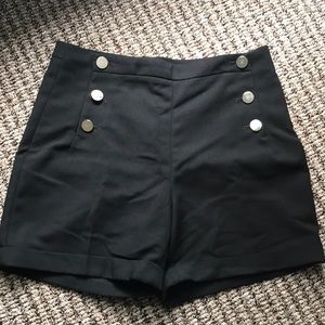 Cute H&M black shorts that are dressy & fun!